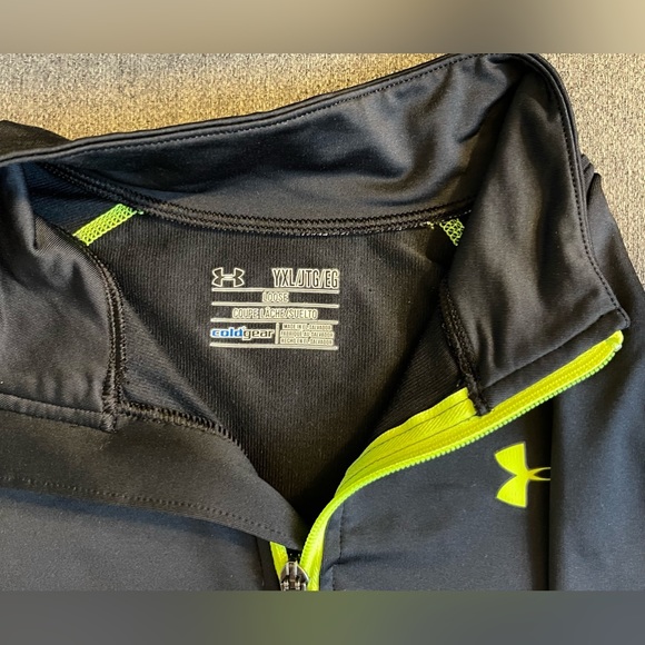 Boys Under Amour Cold Gear Dri-Fit 1/4 Zipper Hoodie - Picture 5 of 5